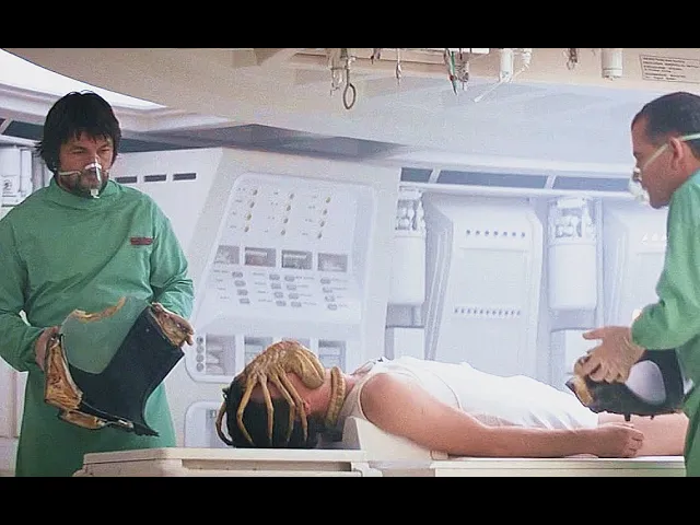 人类来到外星球,发现可怕的外星生物,寄生人体繁衍后代